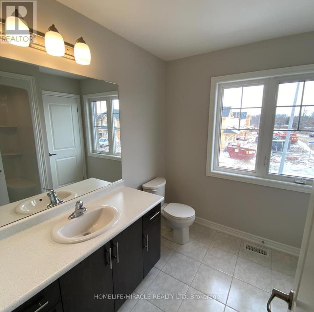 57 Sycamore Street, Welland, Ontario  L3C 0H8 - Photo 12 - X12627138