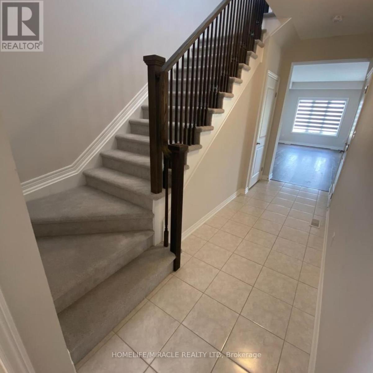 57 Sycamore Street, Welland, Ontario  L3C 0H8 - Photo 4 - X12627138