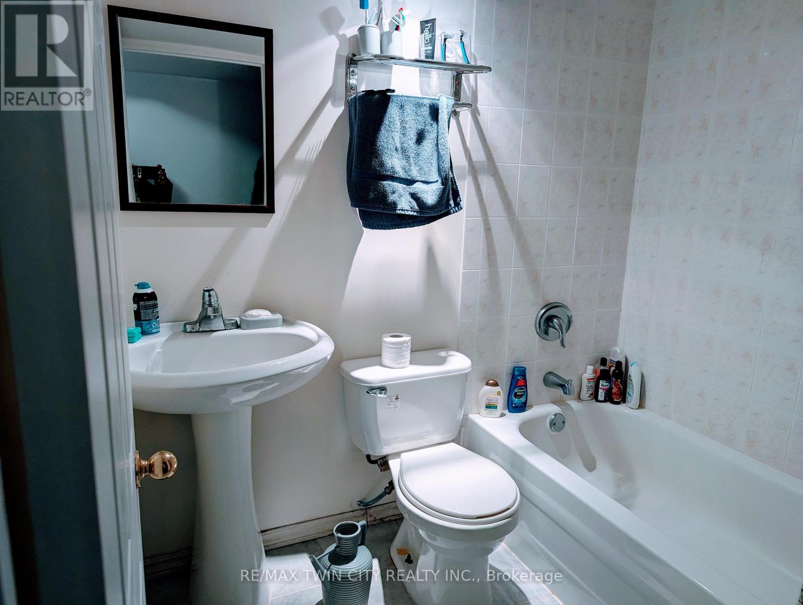 520 Chablis Drive, Waterloo, Ontario  N2T 2X9 - Photo 15 - X12627206