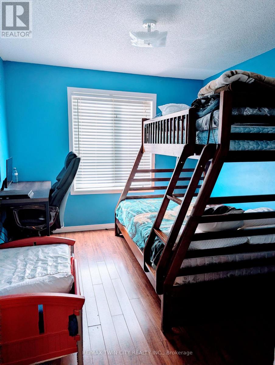 520 Chablis Drive, Waterloo, Ontario  N2T 2X9 - Photo 21 - X12627206