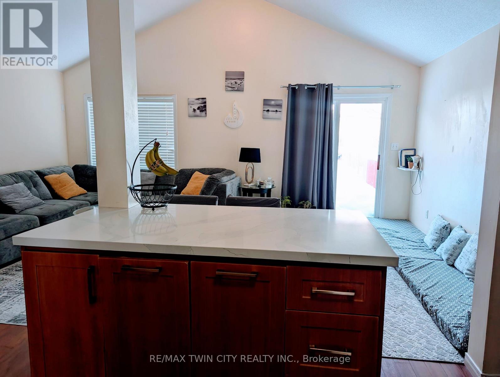 520 Chablis Drive, Waterloo, Ontario  N2T 2X9 - Photo 8 - X12627206