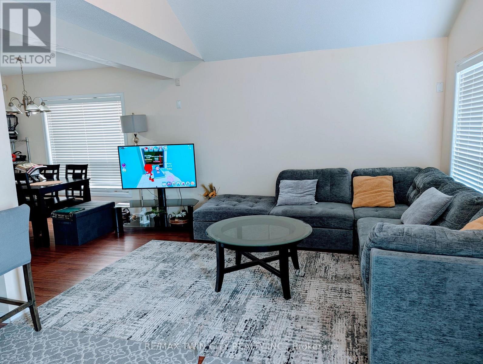 520 Chablis Drive, Waterloo, Ontario  N2T 2X9 - Photo 9 - X12627206