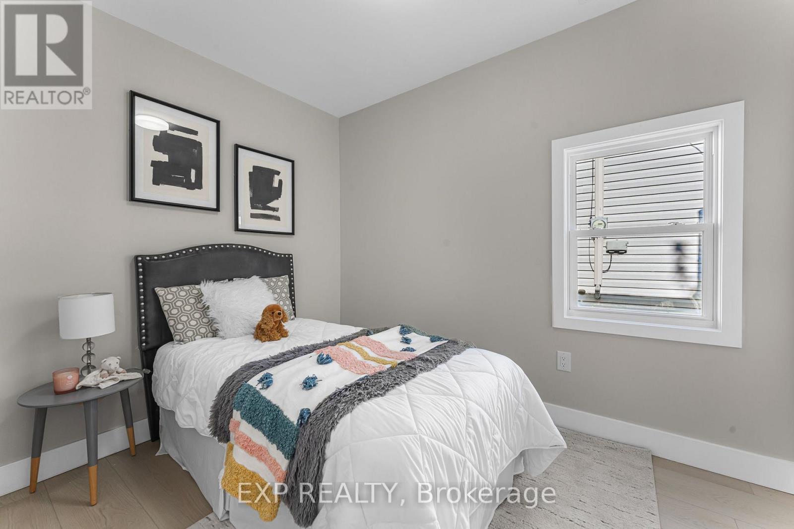 56 East 34th Street, Hamilton, Ontario  L8V 3W3 - Photo 8 - X12627214