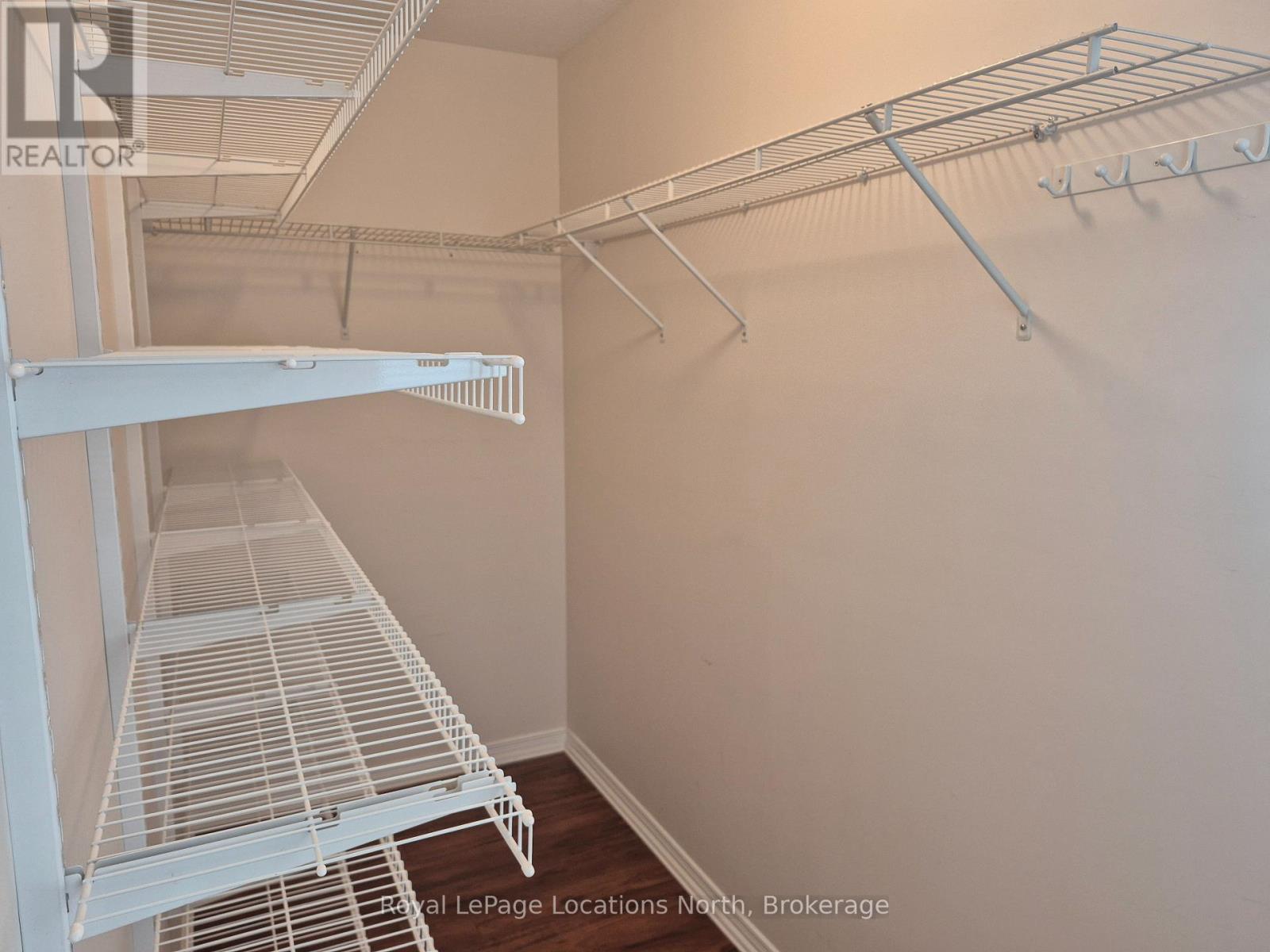 Entire Home - 27 Portland Street, Collingwood, Ontario  L9Y 0W9 - Photo 15 - S12593002