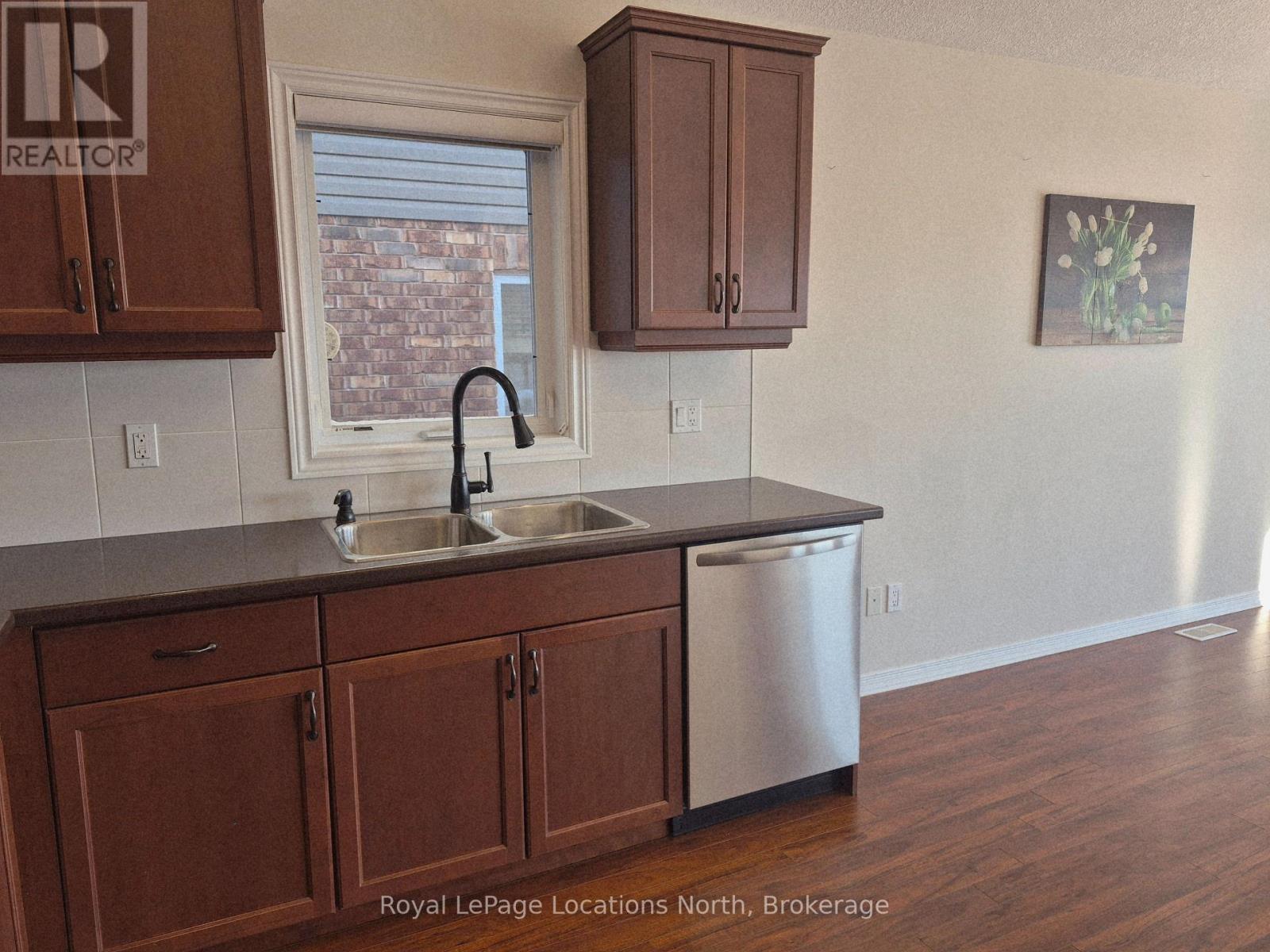 Entire Home - 27 Portland Street, Collingwood, Ontario  L9Y 0W9 - Photo 20 - S12593002