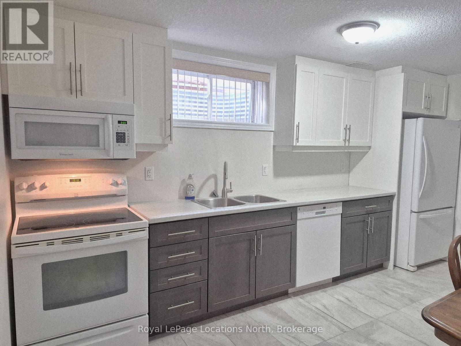 Entire Home - 27 Portland Street, Collingwood, Ontario  L9Y 0W9 - Photo 31 - S12593002