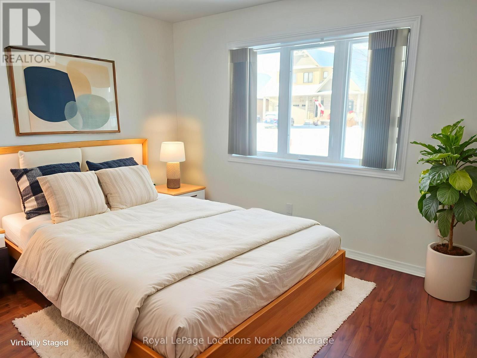 Entire Home - 27 Portland Street, Collingwood, Ontario  L9Y 0W9 - Photo 8 - S12593002