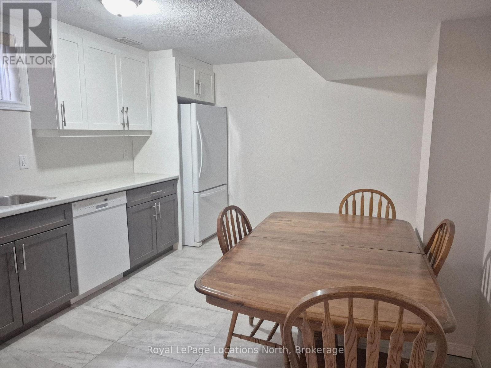 Entire Home - 27 Portland Street, Collingwood, Ontario  L9Y 0W9 - Photo 32 - S12593002