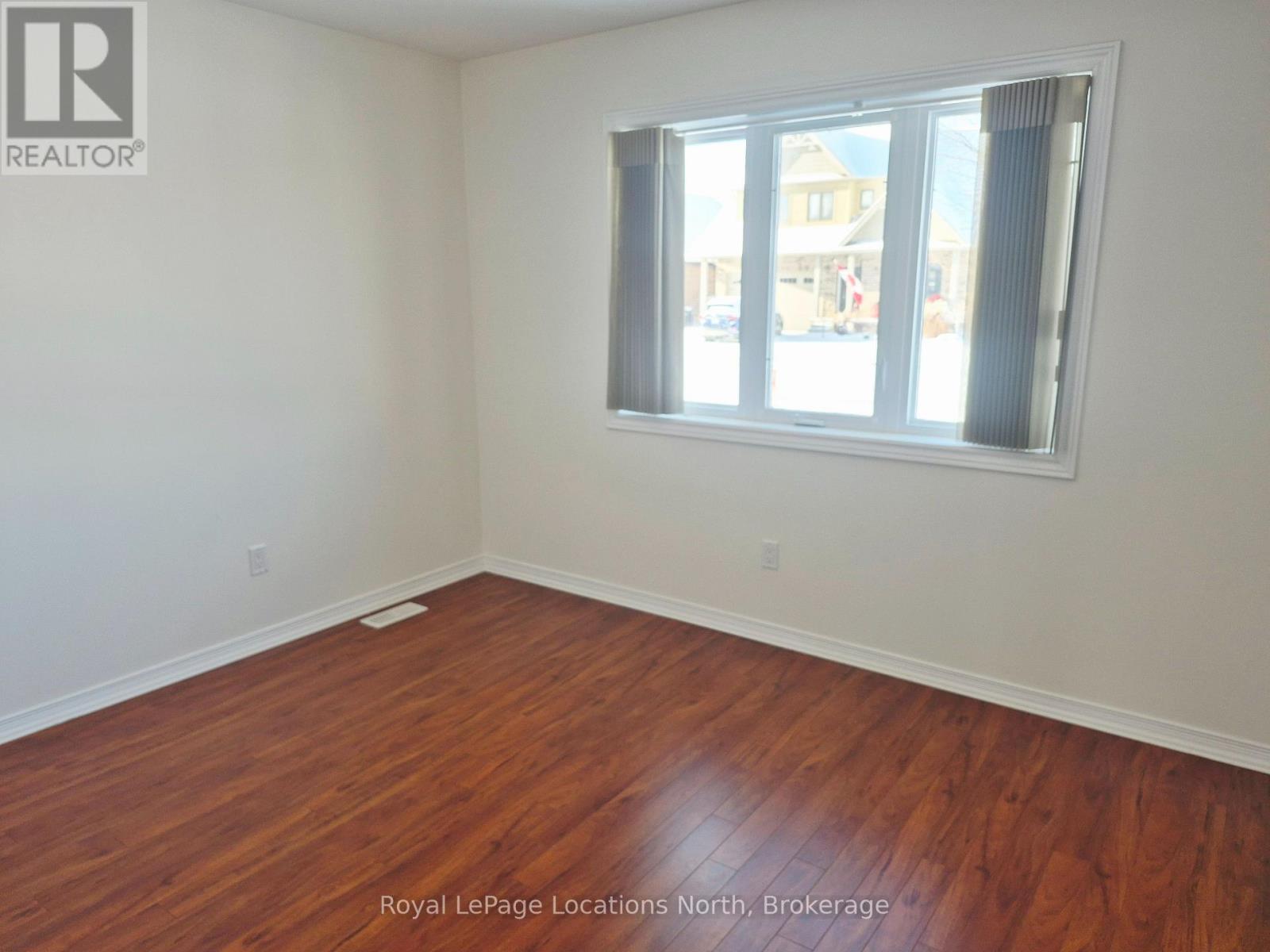 Entire Home - 27 Portland Street, Collingwood, Ontario  L9Y 0W9 - Photo 7 - S12593002