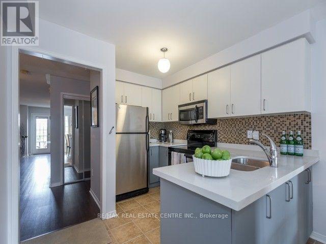 69 - 601 Shoreline Drive, Mississauga, Ontario  L5B 4K7 - Photo 8 - W12606330