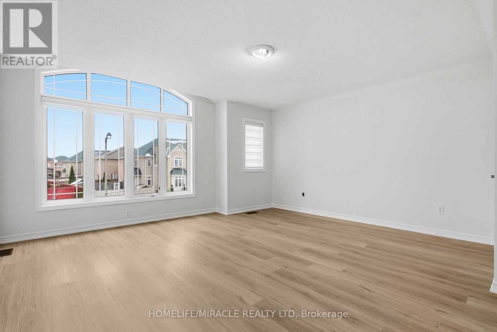 71 Skyvalley Drive, Brampton (Brampton East), Ontario  L6P 3B7 - Photo 21 - W12627194