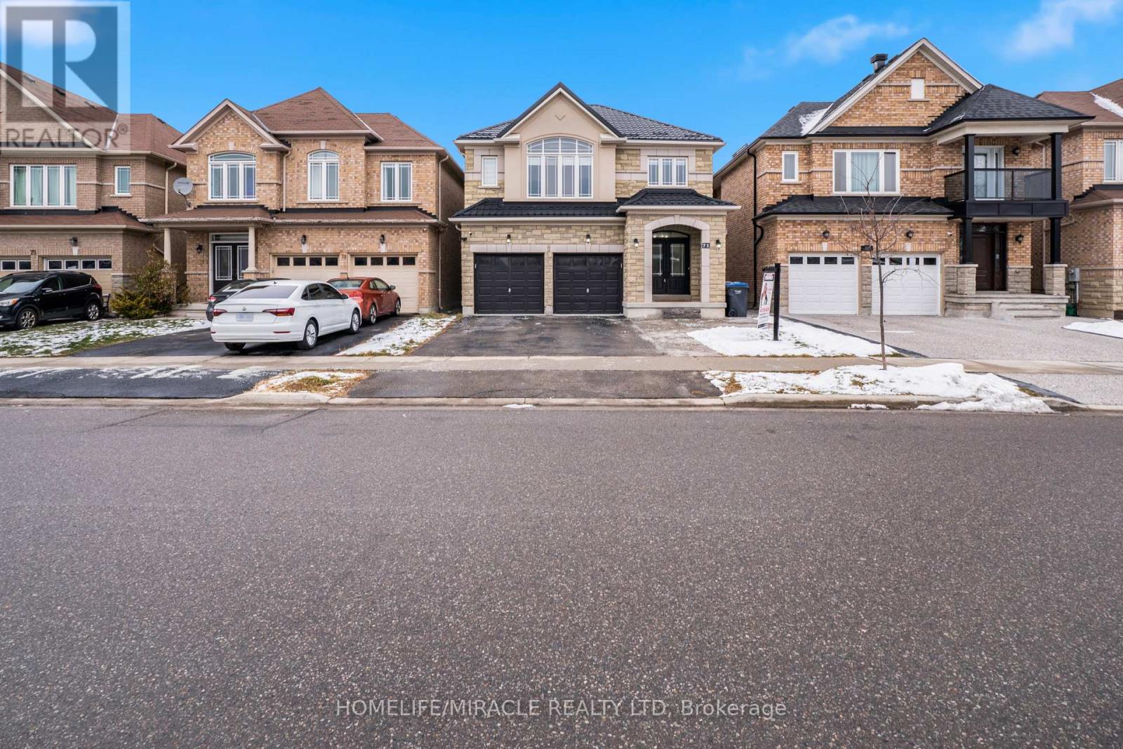 71 Skyvalley Drive, Brampton (Brampton East), Ontario  L6P 3B7 - Photo 2 - W12627194