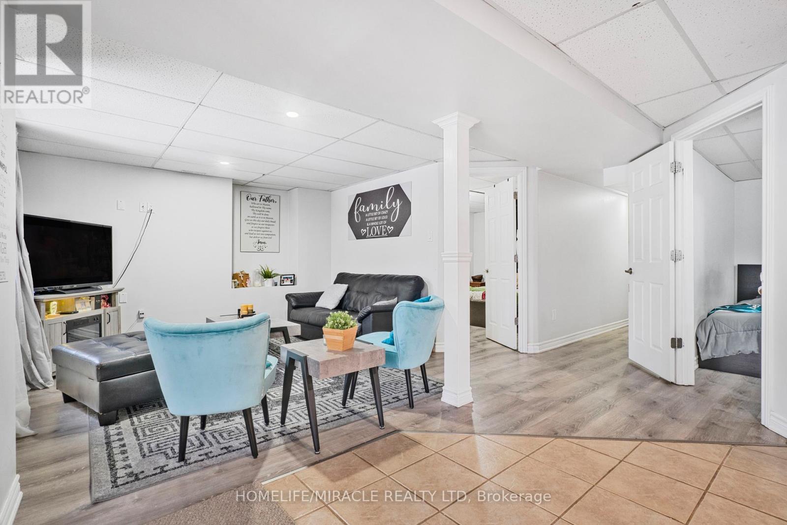 71 Skyvalley Drive, Brampton (Brampton East), Ontario  L6P 3B7 - Photo 34 - W12627194