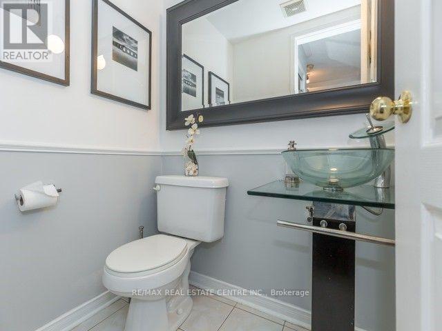 69 - 601 Shoreline Drive, Mississauga, Ontario  L5B 4K7 - Photo 6 - W12606330