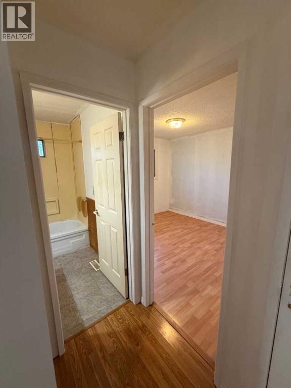 225 7 Avenue N, Vauxhall, Alberta  T0K 2K0 - Photo 8 - A2274851