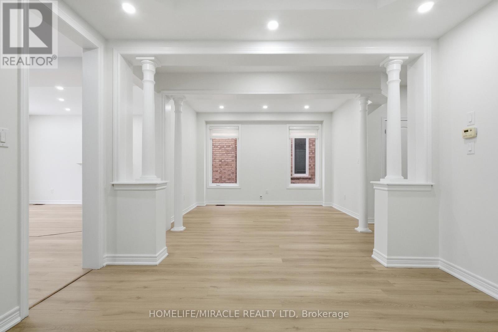 71 Skyvalley Drive, Brampton (Brampton East), Ontario  L6P 3B7 - Photo 7 - W12627194