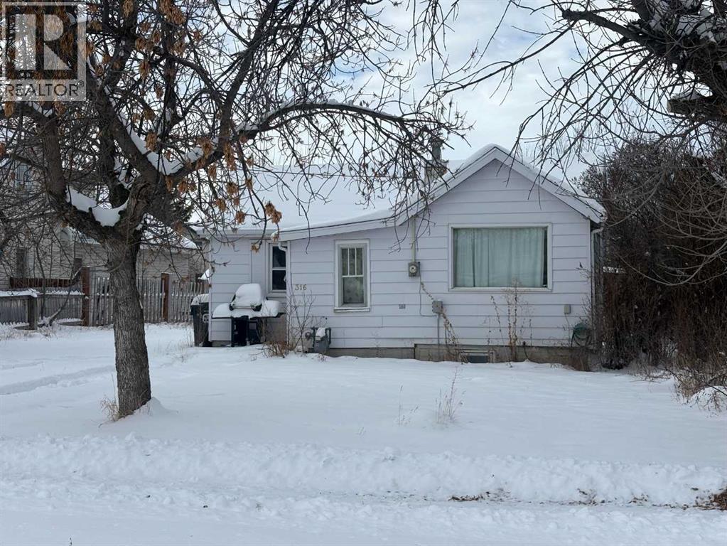 316 Broadway Street N, Raymond, Alberta