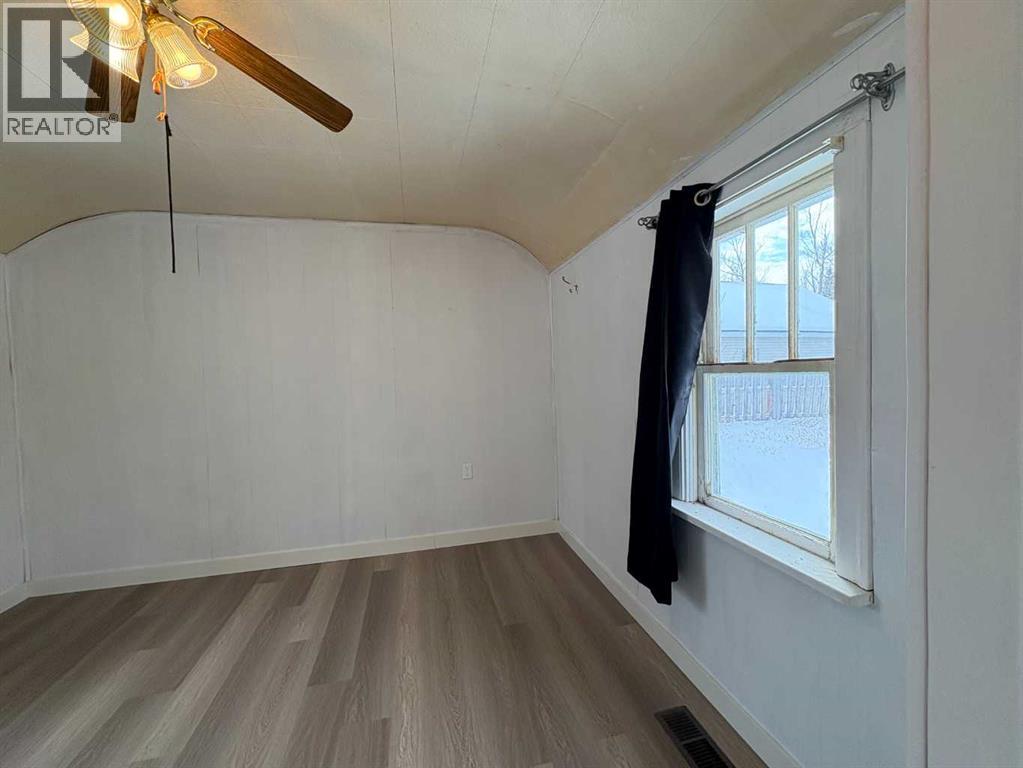 316 Broadway Street N, Raymond, Alberta  T0K 2S0 - Photo 11 - A2273582