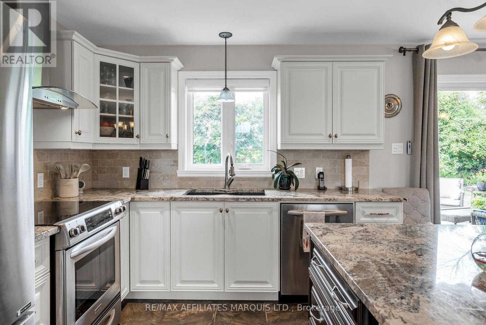 6708 Yacht Boulevard, Cornwall, Ontario  K6H 7N6 - Photo 13 - X12373335