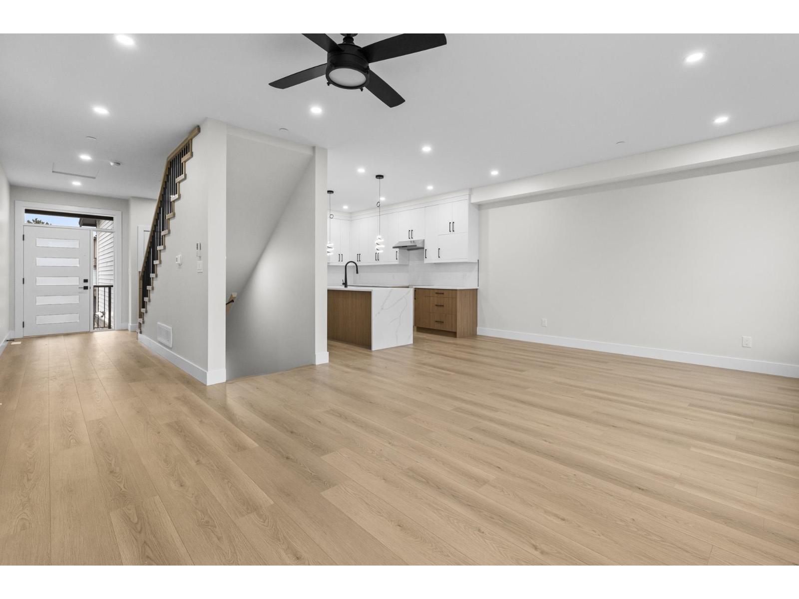 8588 Dunbar Way, Mission, British Columbia  V4S 0A7 - Photo 6 - R3073249