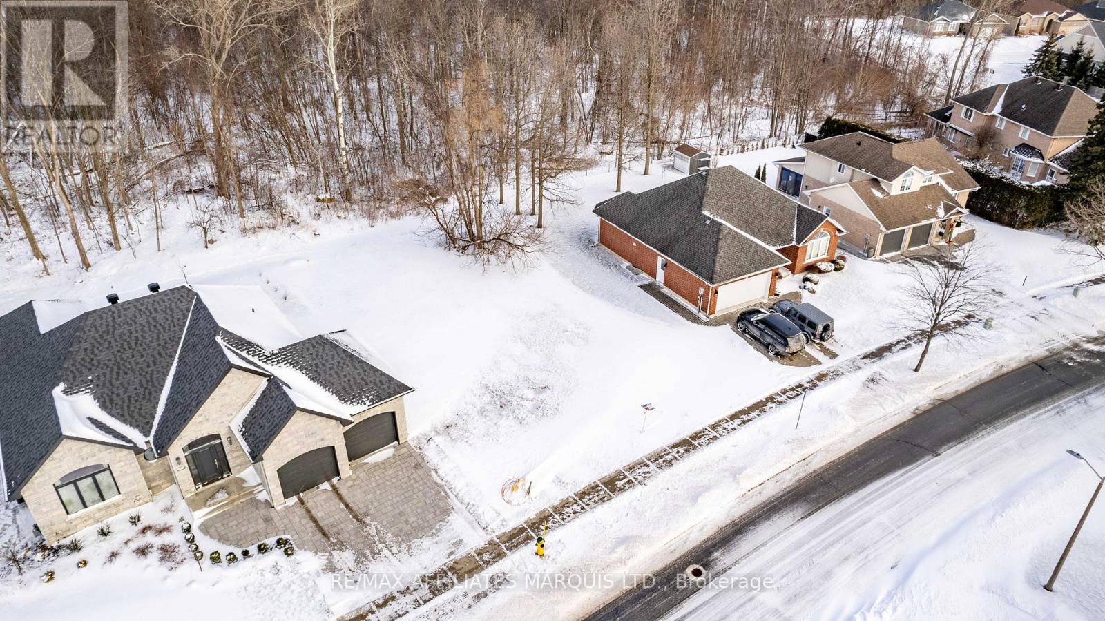 1265 Riverdale Avenue, Cornwall, Ontario K6J 0B7 - Photo 1 - X12527990