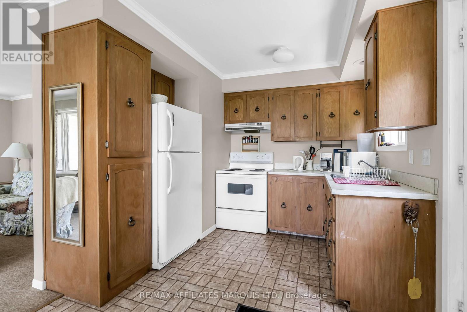 20824 South Service Road, South Glengarry, Ontario  K0C 1N0 - Photo 36 - X12250510