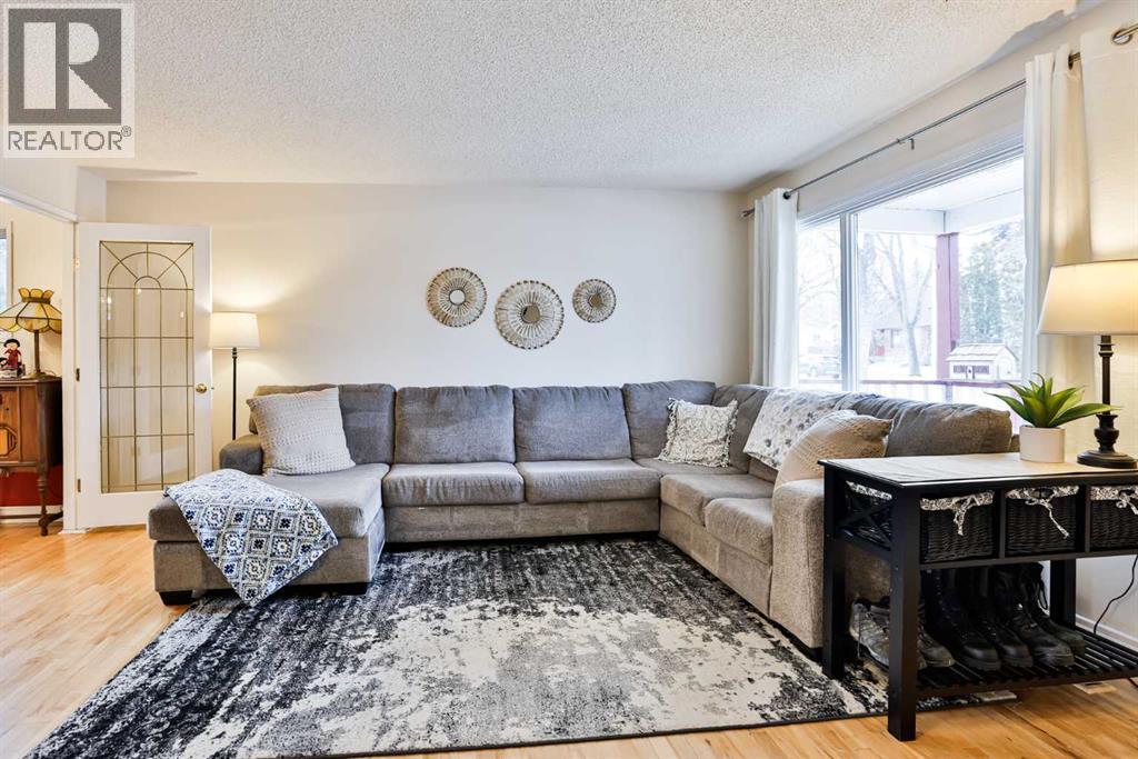 815 20 Street S, Lethbridge, Alberta  T1J 3J6 - Photo 3 - A2274776