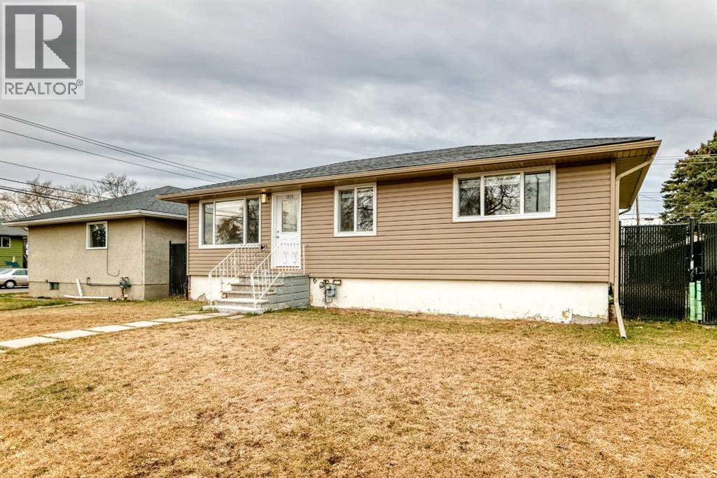 1835 42 Street Se, Calgary, Alberta T2B 1G1 - Photo 2 - A2268922