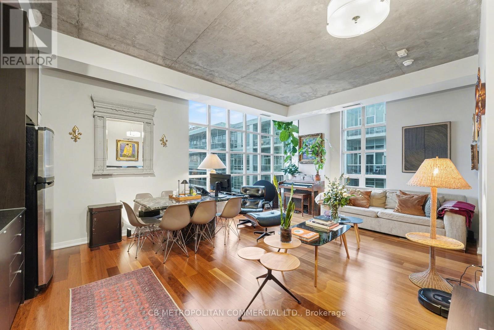 908 - 23 Brant Street, Toronto, Ontario  M5V 2L5 - Photo 2 - C12627296