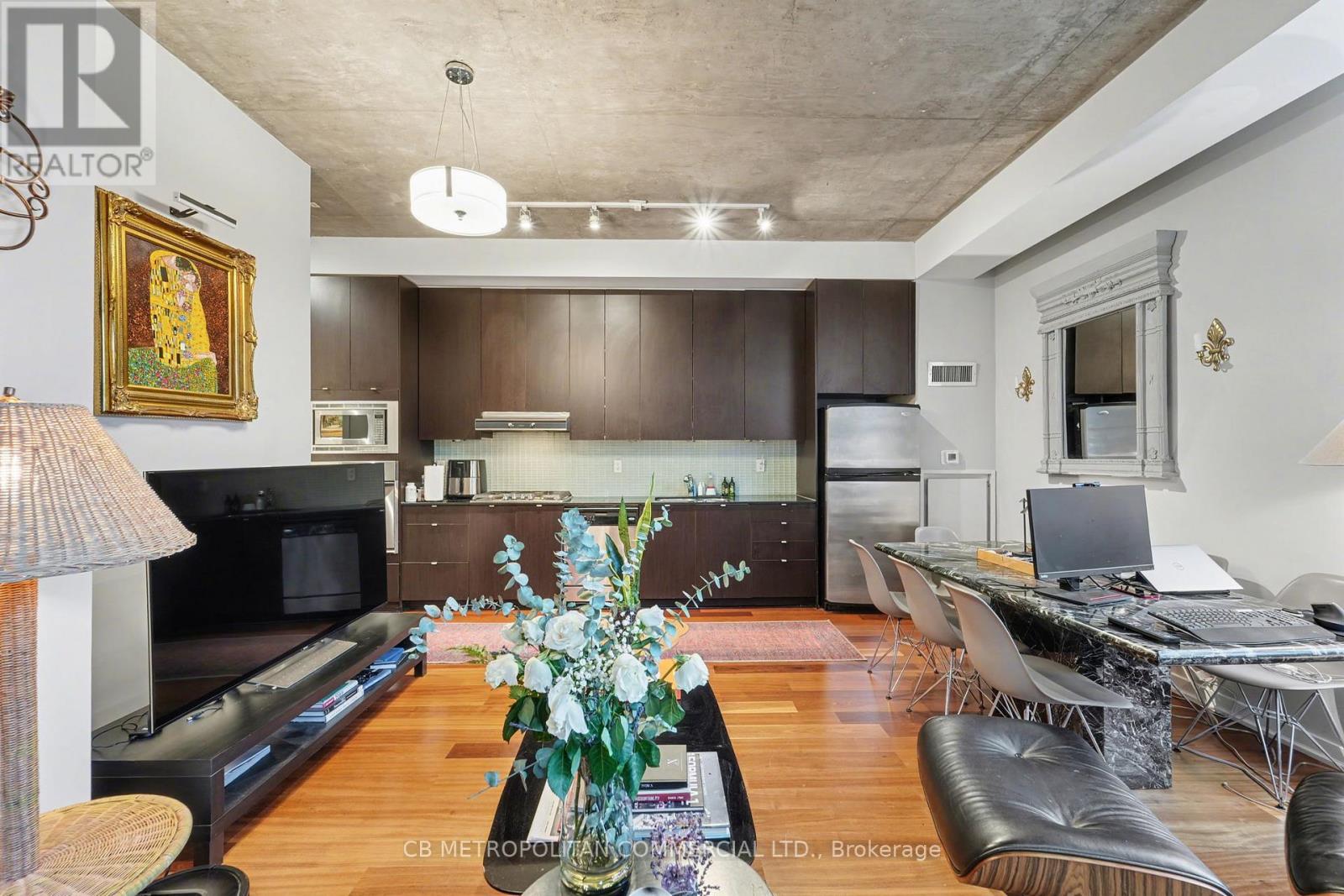 908 - 23 Brant Street, Toronto, Ontario  M5V 2L5 - Photo 3 - C12627296