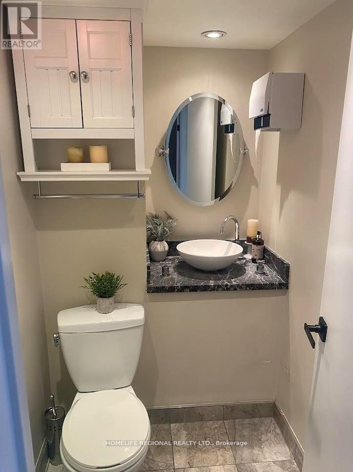 Office No. 9 - 823 College Street, Toronto (Trinity-Bellwoods), Ontario  M6G 1C9 - Photo 3 - C12627306