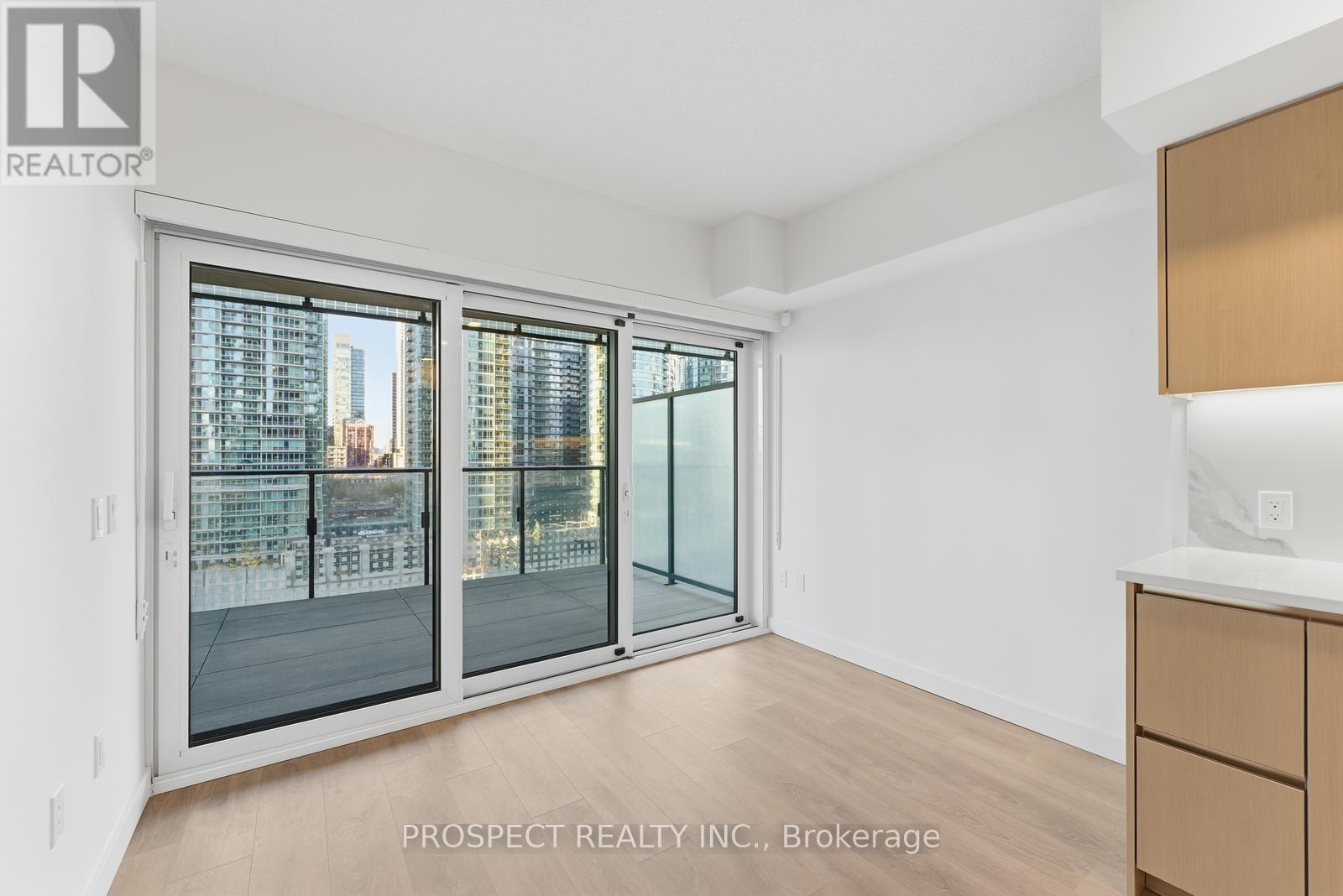 933 - 3 Concord Cityplace Way, Toronto (Waterfront Communities), Ontario  M5V 0X4 - Photo 14 - C12627320