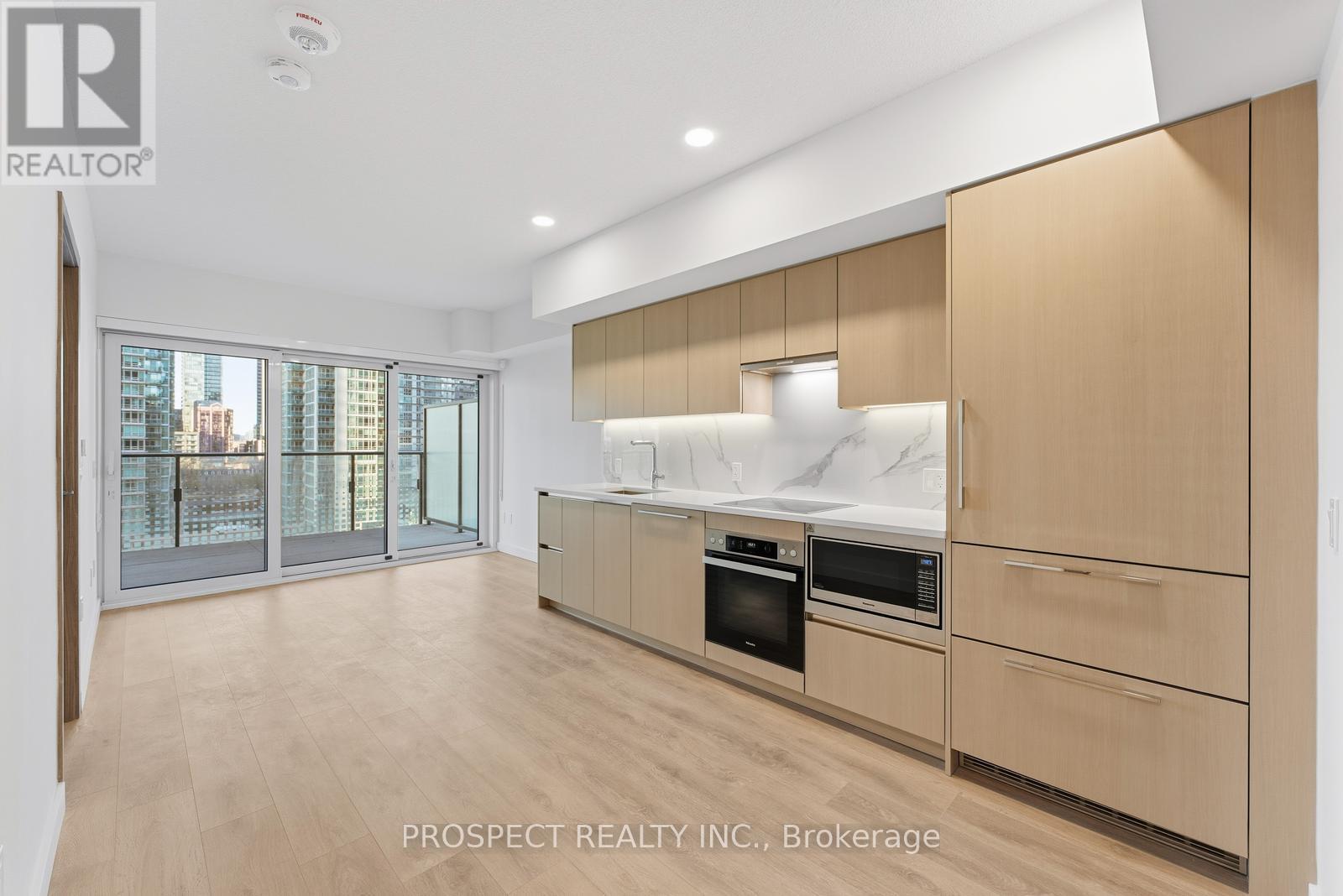 933 - 3 Concord Cityplace Way, Toronto (Waterfront Communities), Ontario  M5V 0X4 - Photo 7 - C12627320