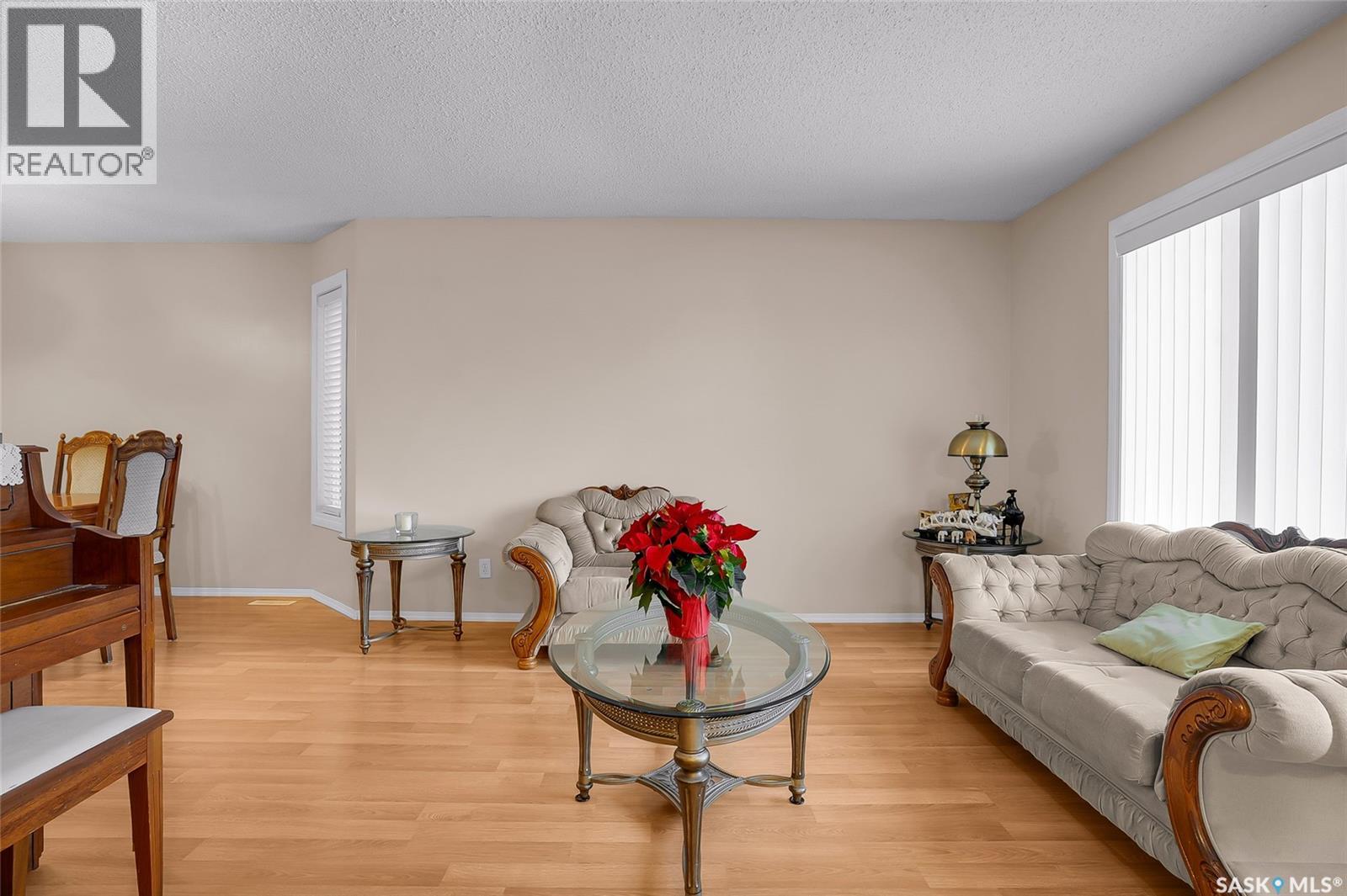 407 Bowman Crescent, Saskatoon, Saskatchewan  S7L 6P7 - Photo 4 - SK025489