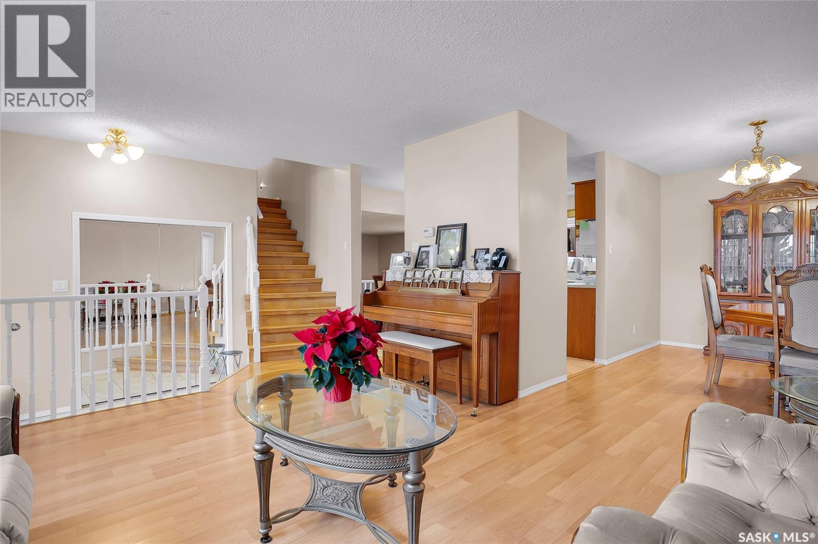 407 Bowman Crescent, Saskatoon, Saskatchewan  S7L 6P7 - Photo 6 - SK025489