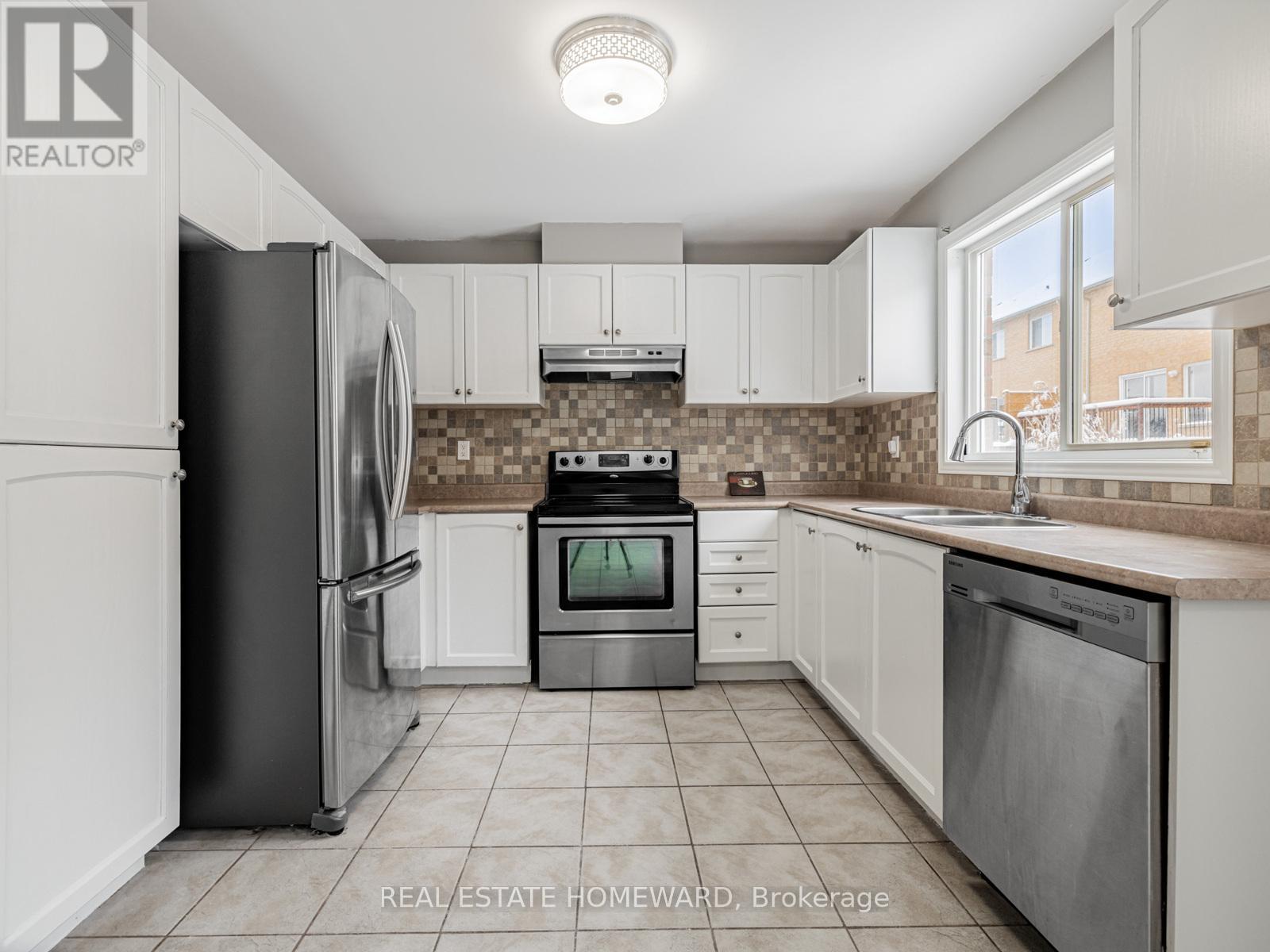 304 Flagstone Way, Newmarket, Ontario  L3X 2R8 - Photo 15 - N12627326