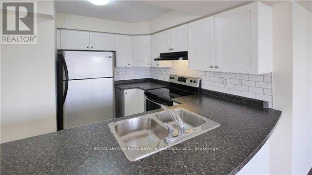 2614 Dashwood Drive, Oakville (Wt West Oak Trails), Ontario  L6M 0K5 - Photo 5 - W12627280