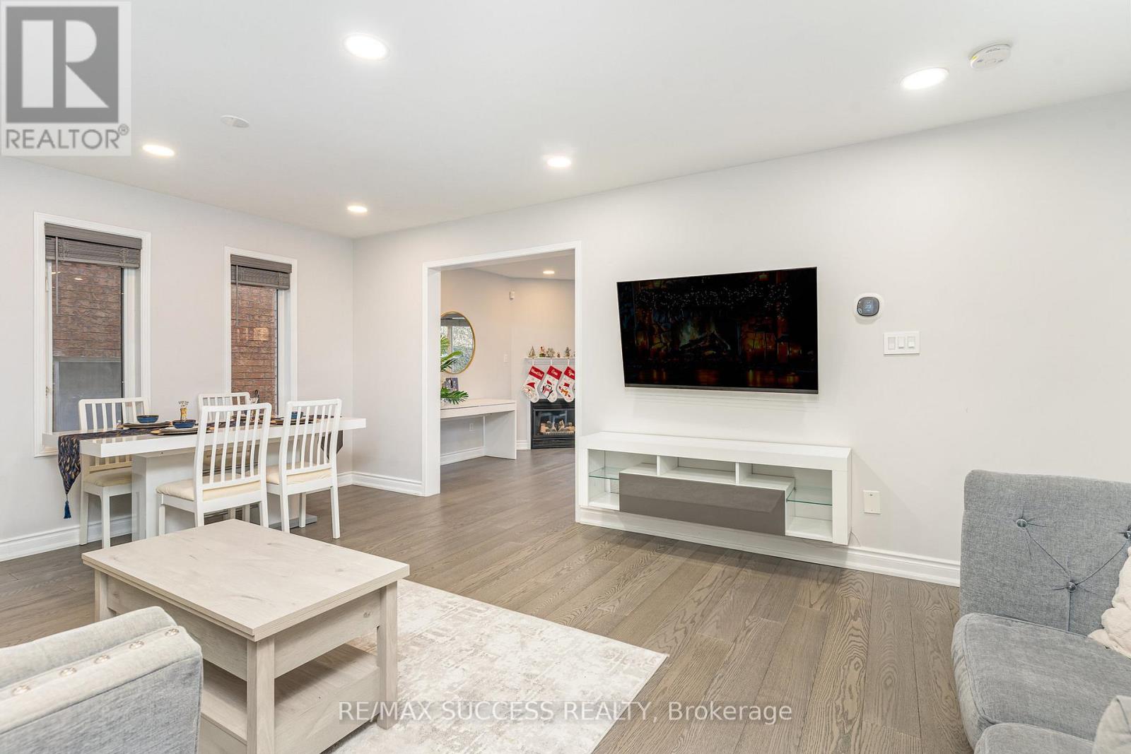 5383 Red Brush Drive, Mississauga (Hurontario), Ontario  L4Z 4B2 - Photo 4 - W12627284