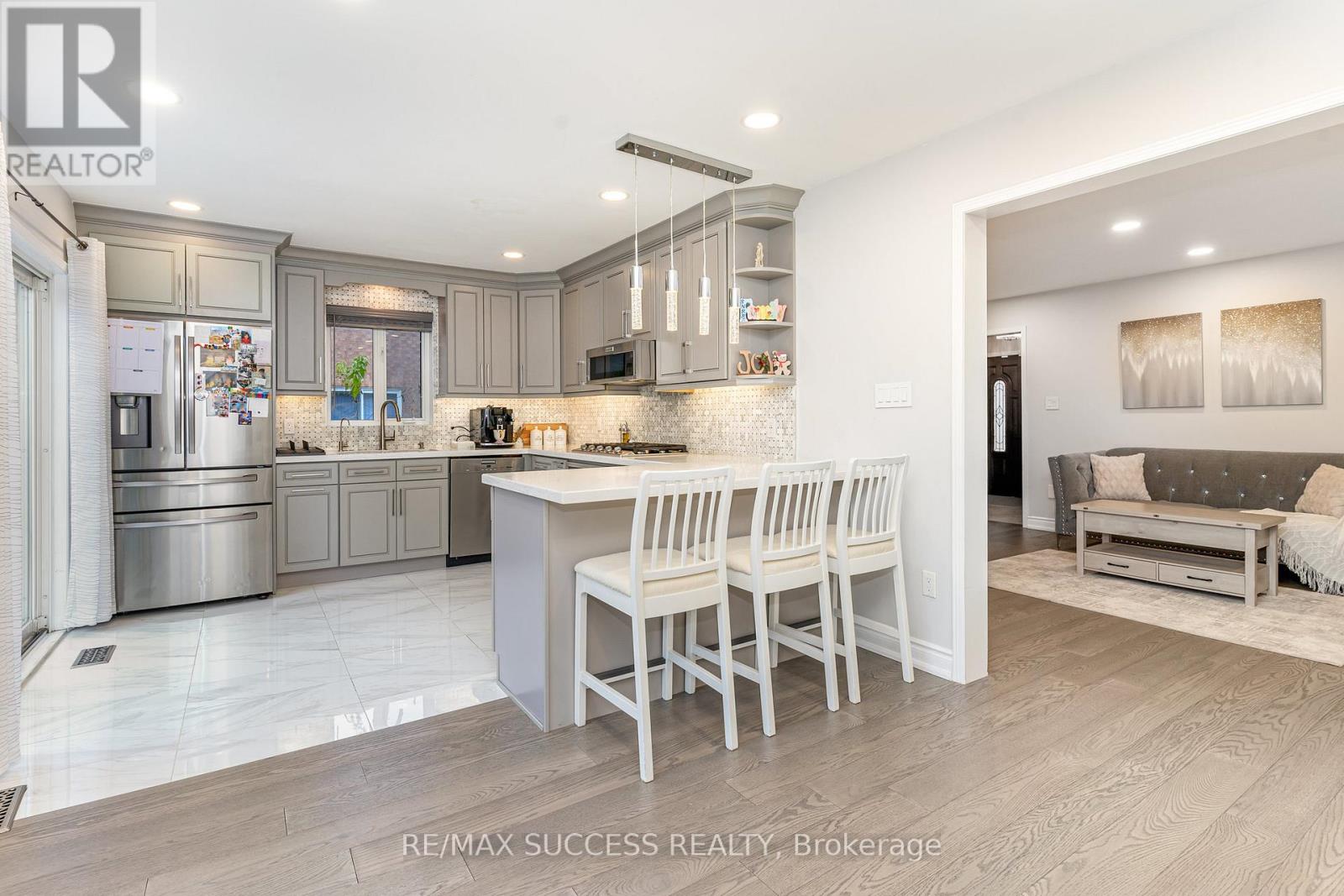 5383 Red Brush Drive, Mississauga (Hurontario), Ontario  L4Z 4B2 - Photo 8 - W12627284