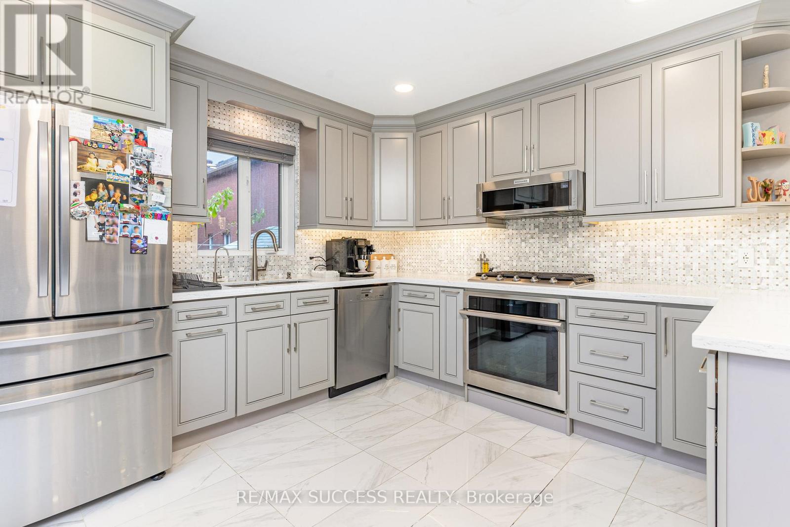 5383 Red Brush Drive, Mississauga (Hurontario), Ontario  L4Z 4B2 - Photo 9 - W12627284