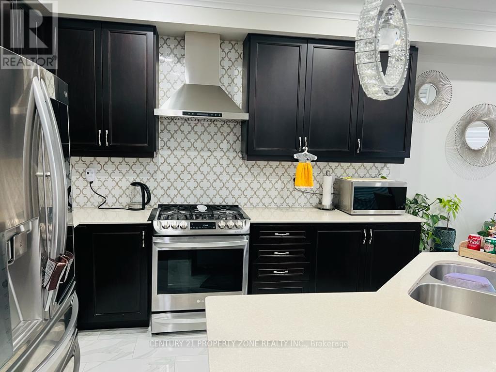 66 Fann Drive, Brampton, Ontario  L7A 4L3 - Photo 11 - W12627322