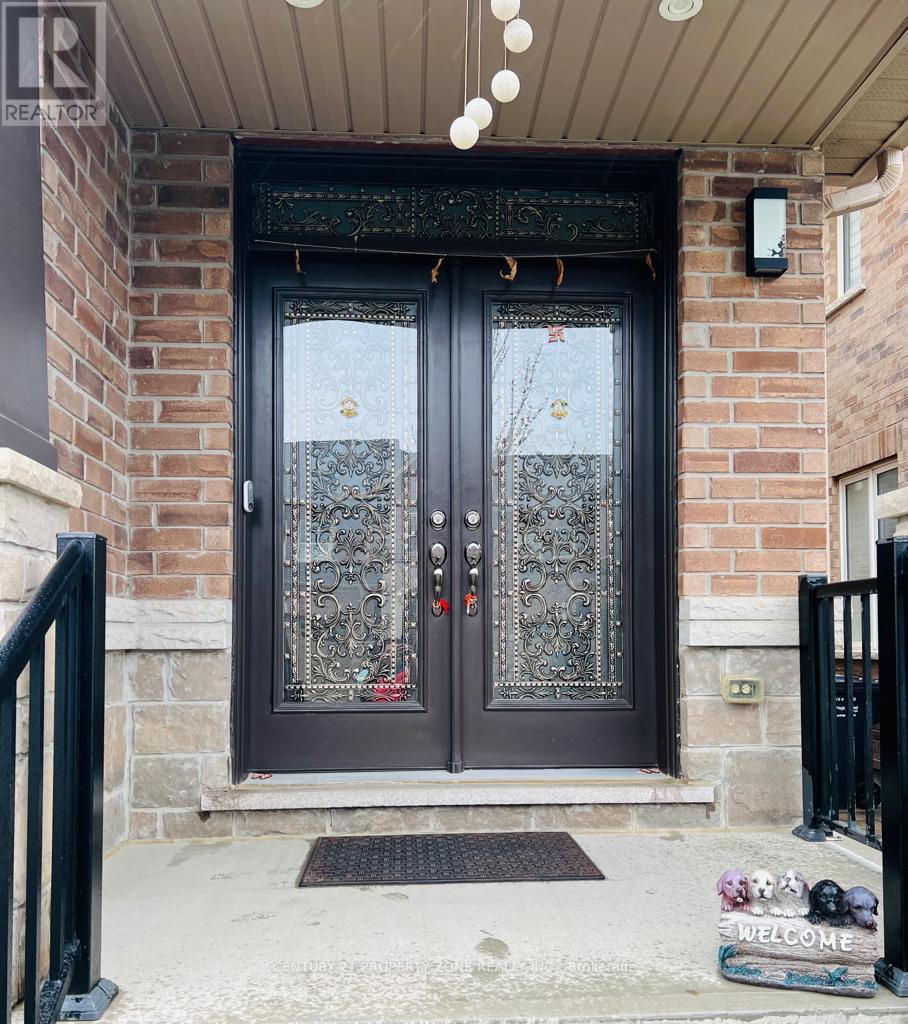 66 Fann Drive, Brampton, Ontario  L7A 4L3 - Photo 2 - W12627322