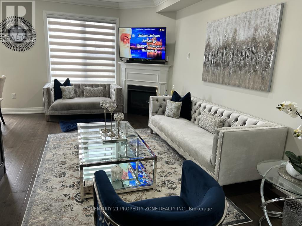 66 Fann Drive, Brampton, Ontario  L7A 4L3 - Photo 8 - W12627322