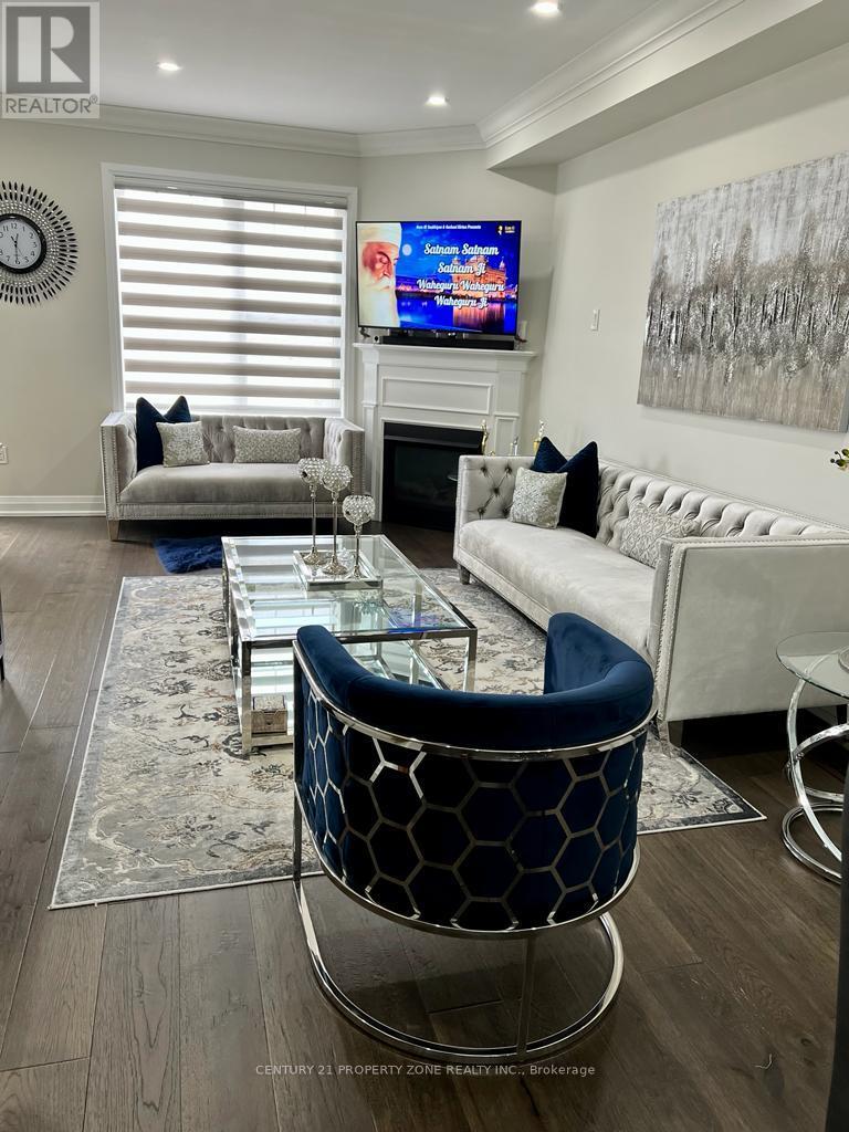 66 Fann Drive, Brampton, Ontario  L7A 4L3 - Photo 9 - W12627322