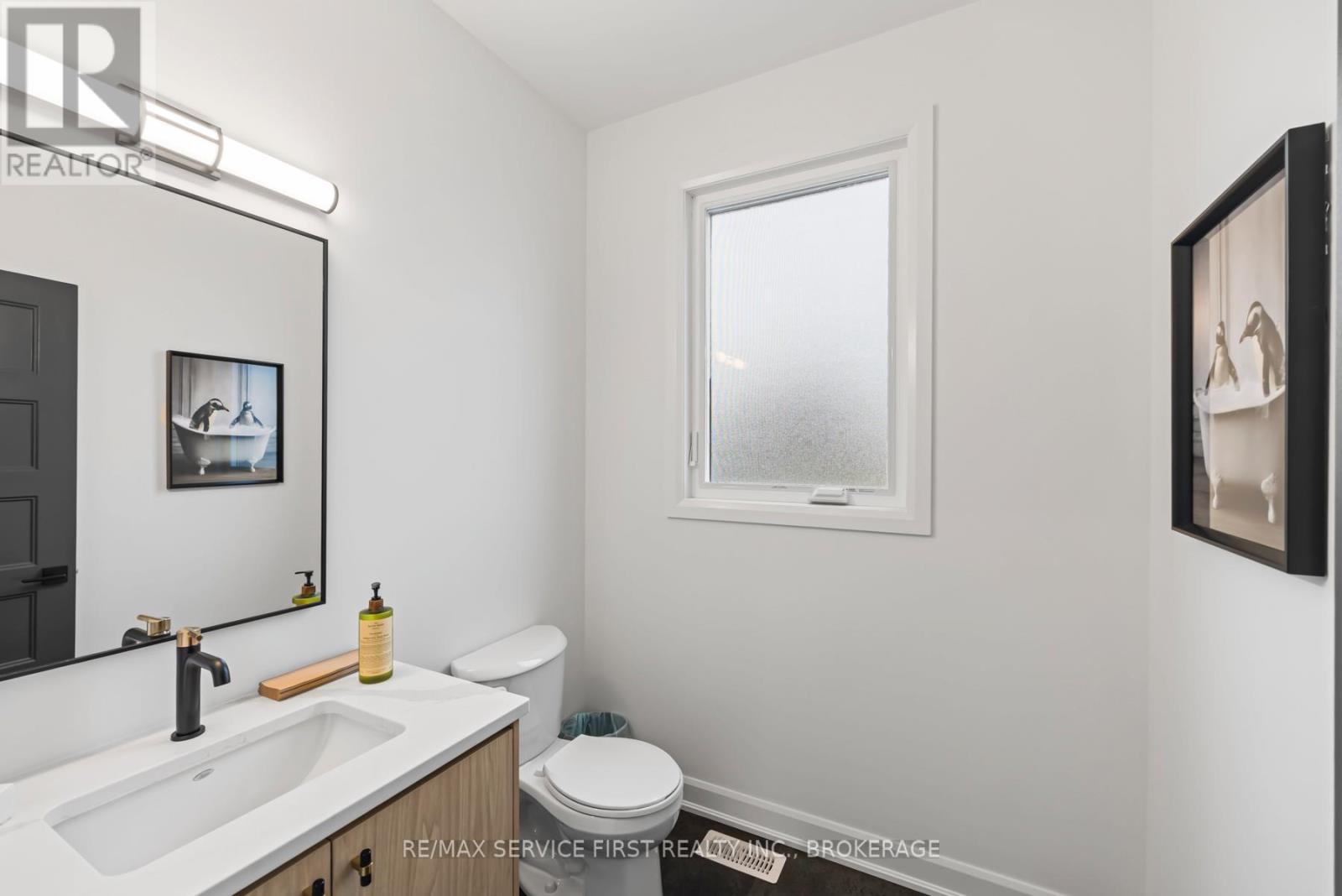 1366 Woodfield Crescent, Kingston, Ontario  K7P 0T3 - Photo 11 - X12627372