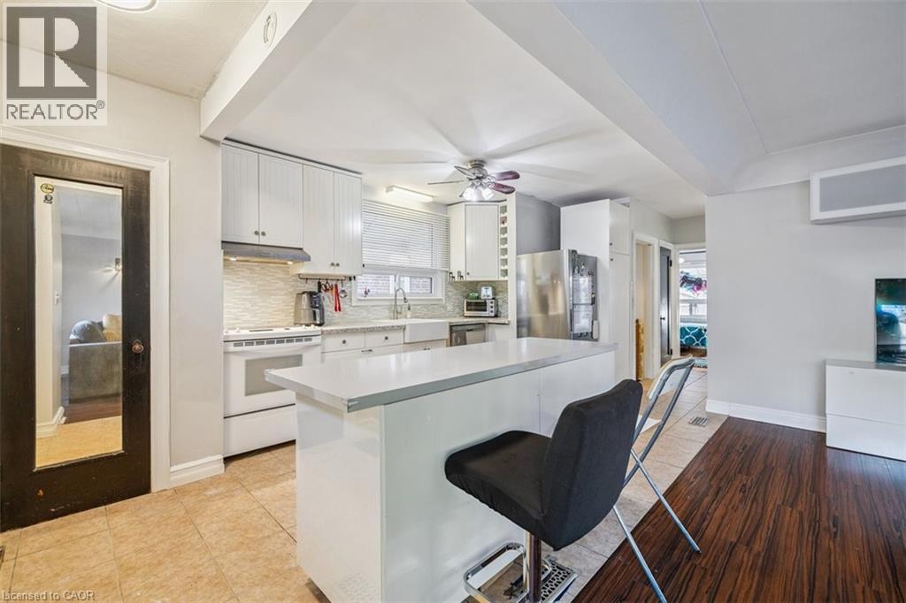 8 Wavell Avenue, Hamilton, Ontario  L9A 2T2 - Photo 6 - 40781623