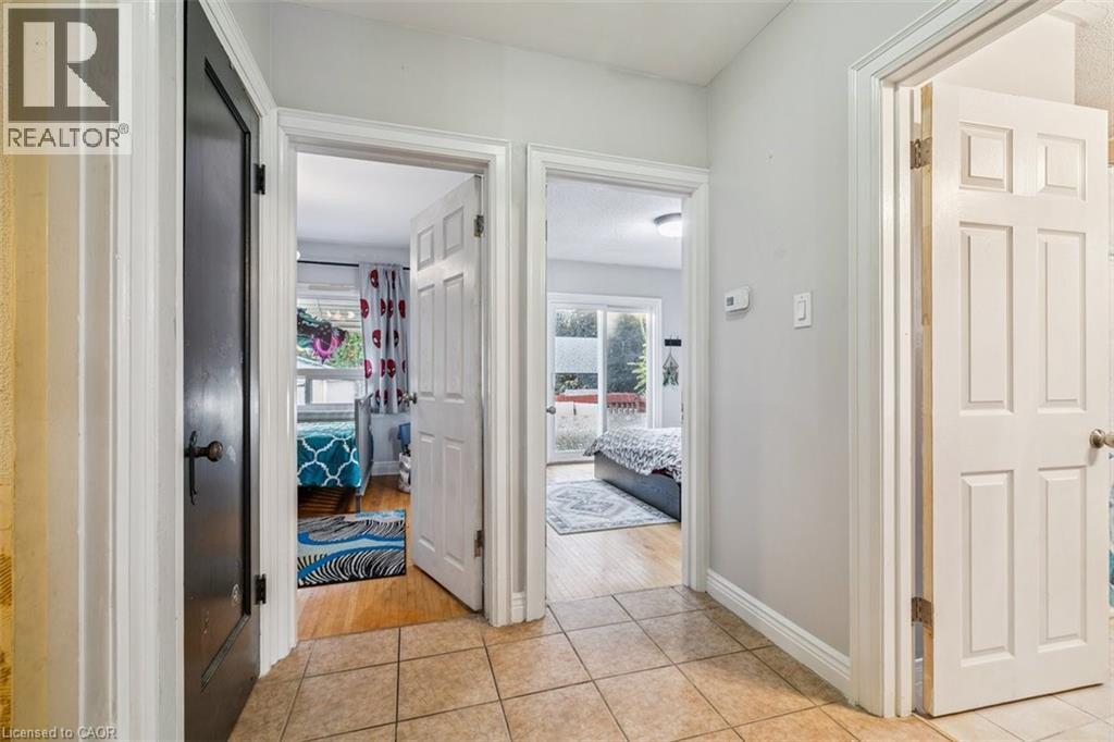 8 Wavell Avenue, Hamilton, Ontario  L9A 2T2 - Photo 8 - 40781623