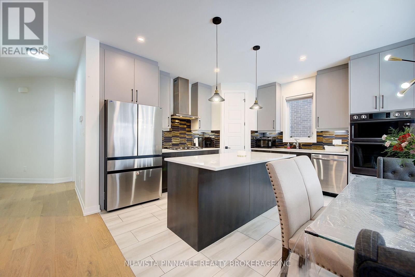 1895 Fountain Grass Drive, London South, Ontario  N6K 0M2 - Photo 10 - X12627510