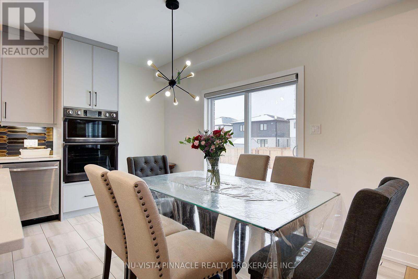 1895 Fountain Grass Drive, London South, Ontario  N6K 0M2 - Photo 16 - X12627510