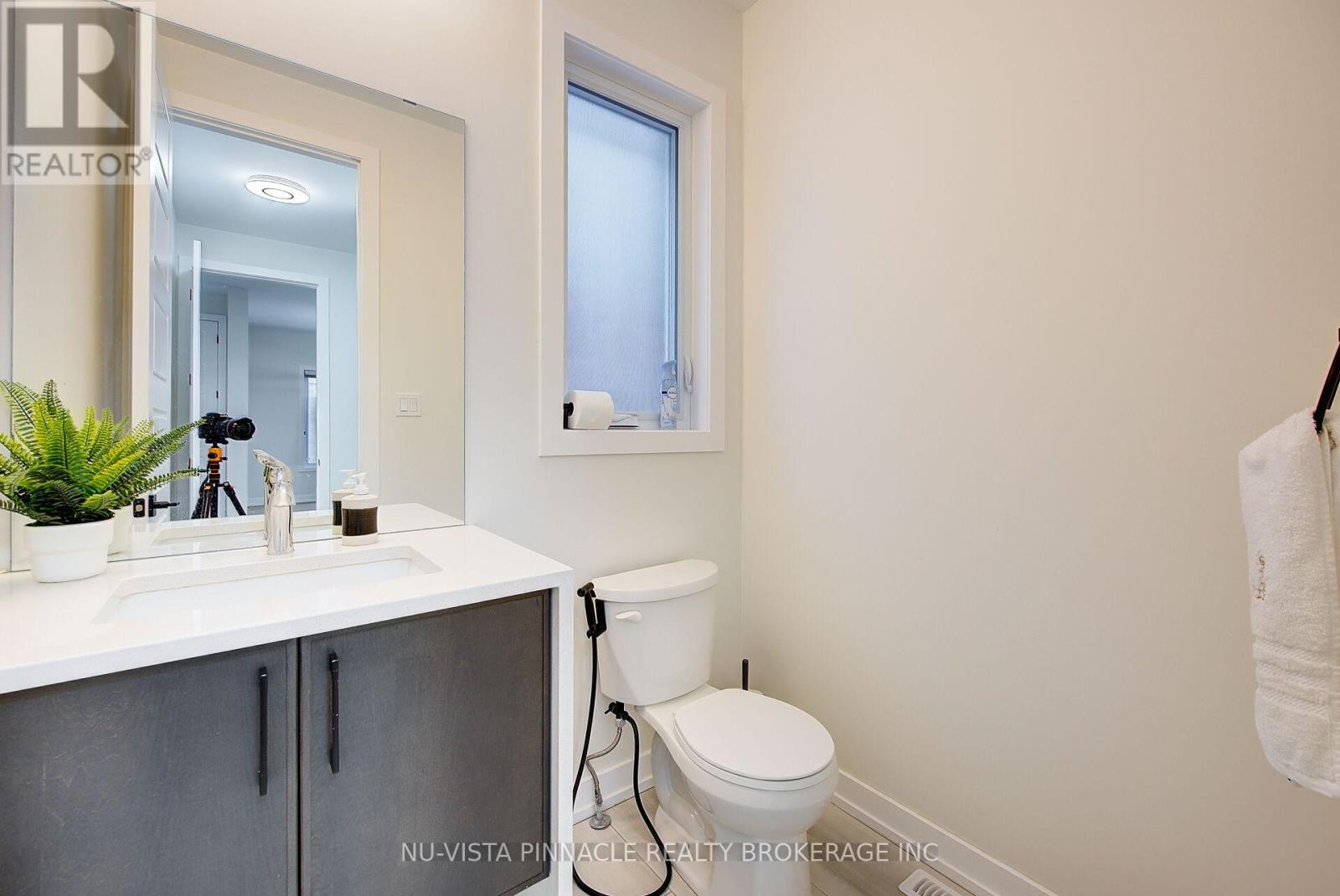 1895 Fountain Grass Drive, London South, Ontario  N6K 0M2 - Photo 20 - X12627510